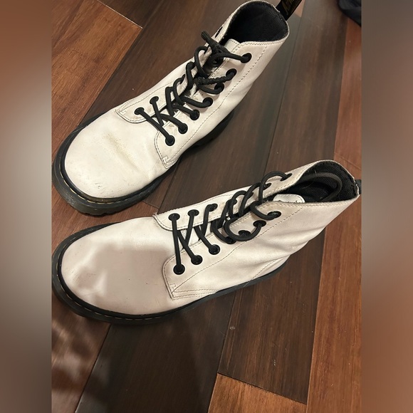 DOC MARTINS - Picture 2 of 6